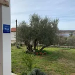 Apartamento Sara Posedarje