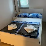 Sara Apartamento Posedarje
