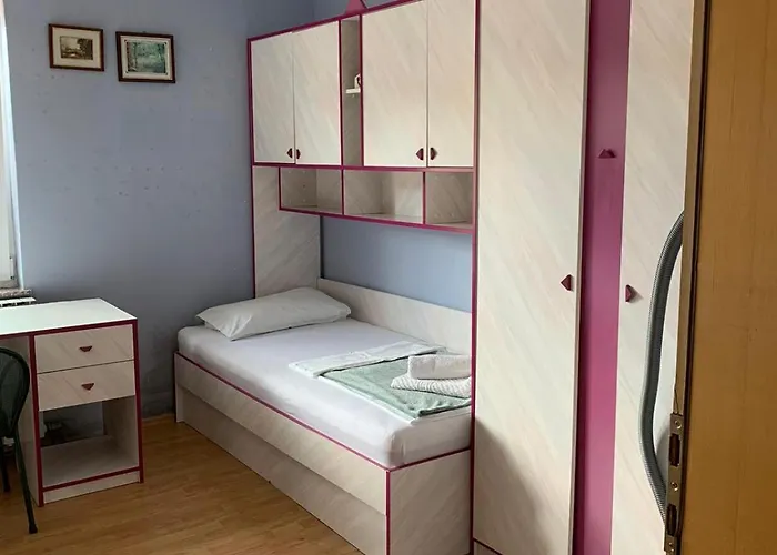 Sara Поседарье